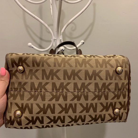Authentic Michael Kors Purse - Picture 3 of 5